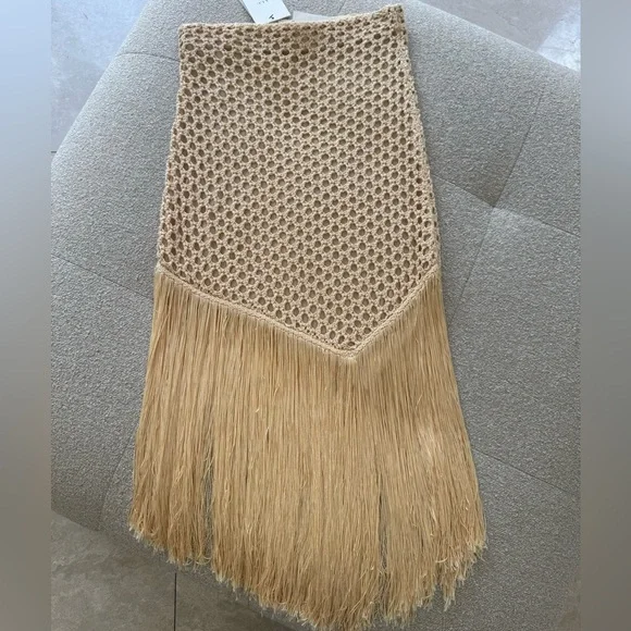 NWT A.L.C LEONA ASYMMETRIC FRINGE CROCHET SKIRT- SIZE M - Picture 4 of 9